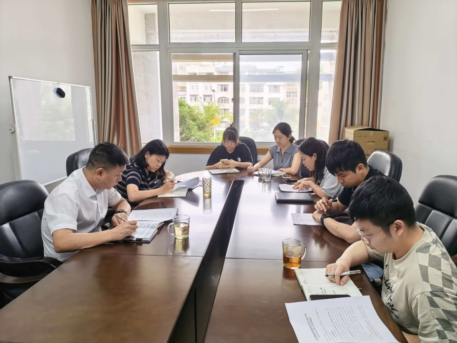 坚守廉洁底线 强化风控担当 ——文山州融资担保公司召开6月主题党日暨“端午节”节前廉洁谈话会议